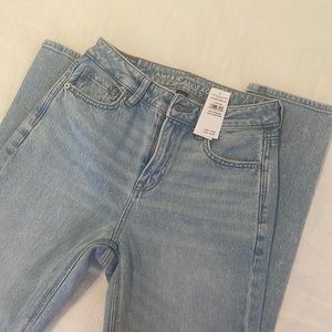 BRAND NEW American eagle straight jeans !